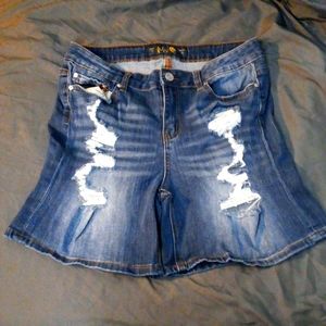 Distressed Stretch Jean Shorts sz 13